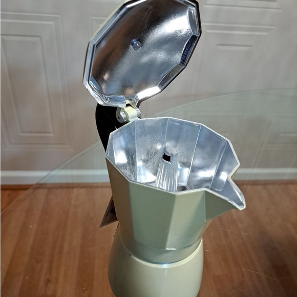 Brand New Coffe Maker . - Picture 4 of 5